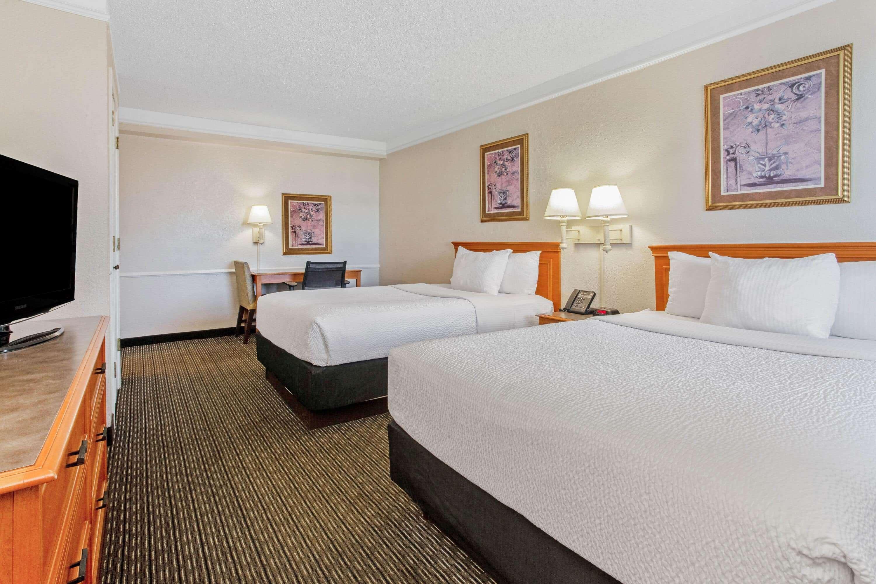La Quinta Inn By Wyndham Tampa Bay Pinellas Park Clearwater מראה חיצוני תמונה