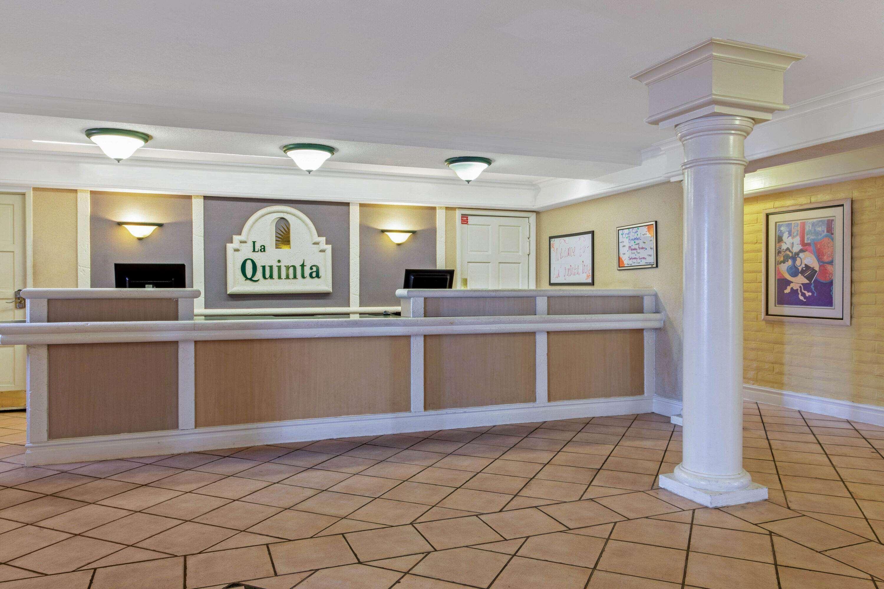 La Quinta Inn By Wyndham Tampa Bay Pinellas Park Clearwater מראה חיצוני תמונה